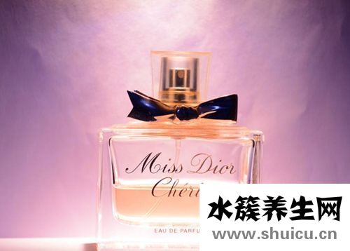 香水为什么要喷在手腕