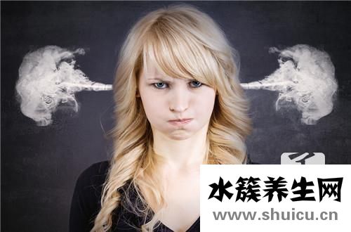 耳朵内长痘