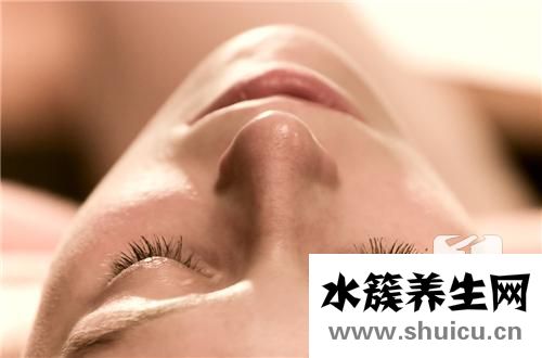 鼻梁上有横纹