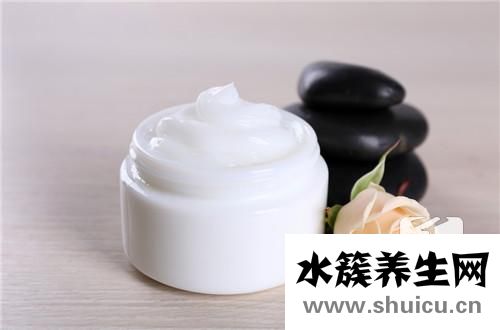 bb霜和粉底液的区别