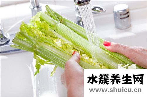 炒芹菜