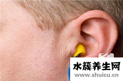 油耳屎一定有狐臭吗