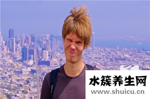鼻翼两侧长粉刺