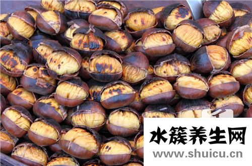 板栗炖鸡的做法