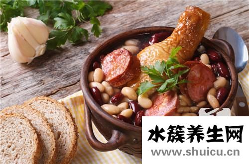 砂锅炖鸡汤
