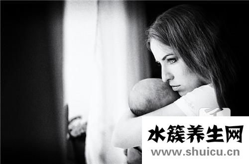 小孩吃奶