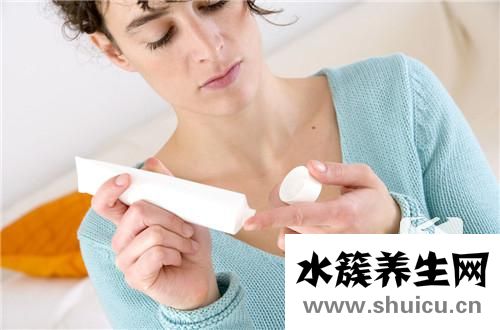 金霉素软膏可以去脂肪粒吗
