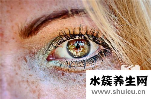 脸上长斑是什么原因