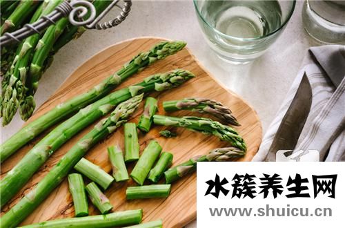 如何通过食疗美白肌肤
