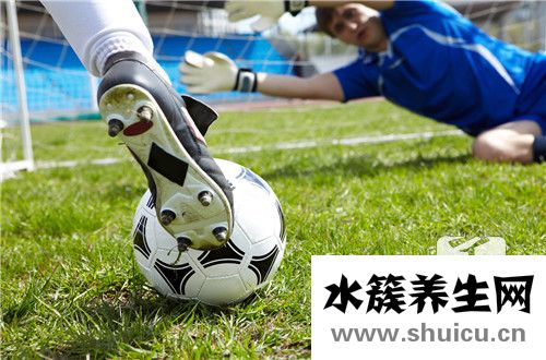 白色泡沫鞋底如何清洗