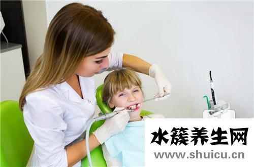 小孩牙齿没掉又长出新牙怎么办