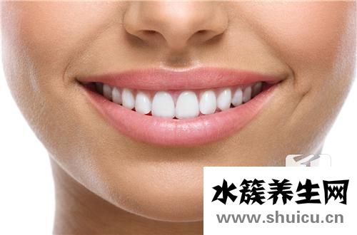 嘴唇黑紫