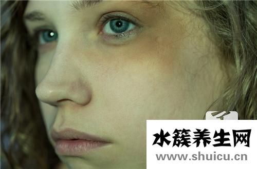 热水敷眼睛可以去黑眼圈吗？热水袋敷眼睛去黑眼圈？