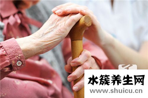 手指痛风症状