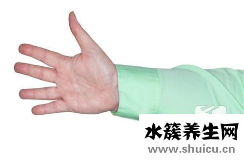 指甲发黄变空怎么回事？脚指甲发黄变空不知道怎么回事