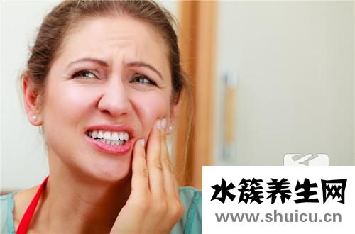 牙边上的肉肿痛怎么办？牙齿旁边的肉肿了怎么办？