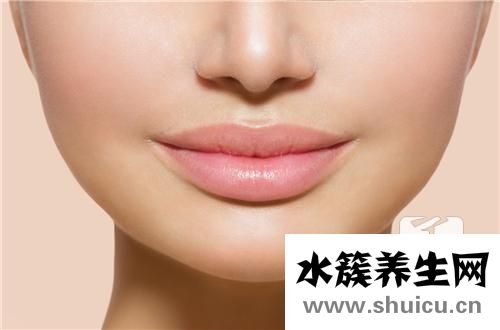 上嘴唇比下嘴唇厚