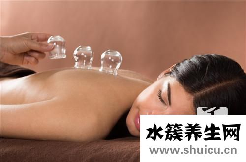放血拔罐拔出粘稠血块