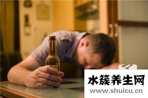 喝酒呕吐