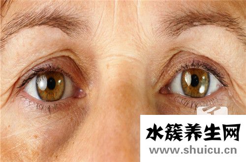 眼睛突然肿了回事