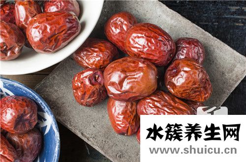 红枣核吞下去了办