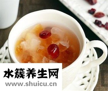 桃胶银耳雪梨羹