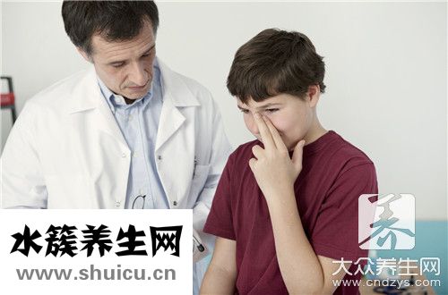 右侧上颌窦炎症