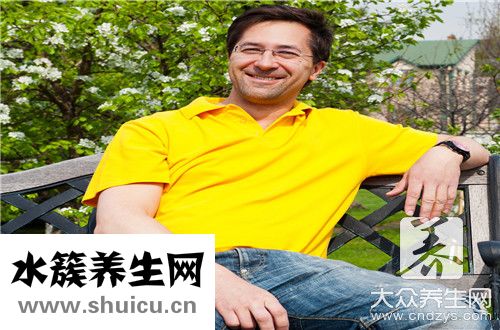 摘隐形眼镜