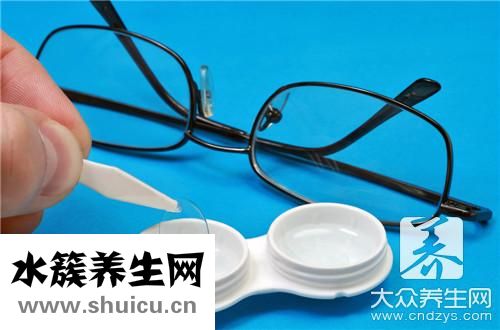 戴隐形眼镜睡觉