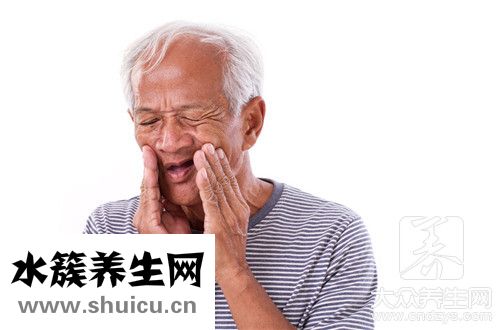 口腔上颚像破皮一样疼