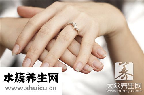 指甲缝里脏东西