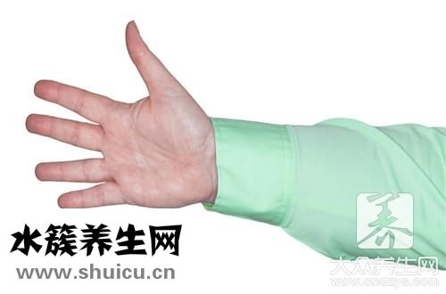 手很痒