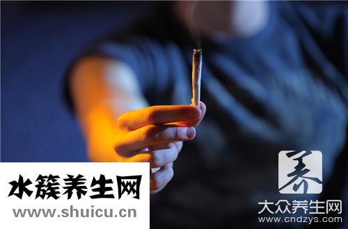 抽烟干呕