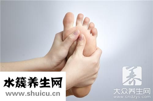 脚骨头突出