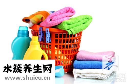 牛仔裤挽裤脚