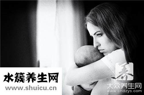 三个月能竖抱吗