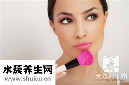 气垫粉底使用方法