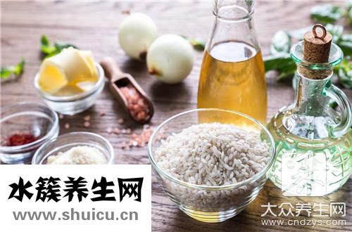 鲫鱼中药酒