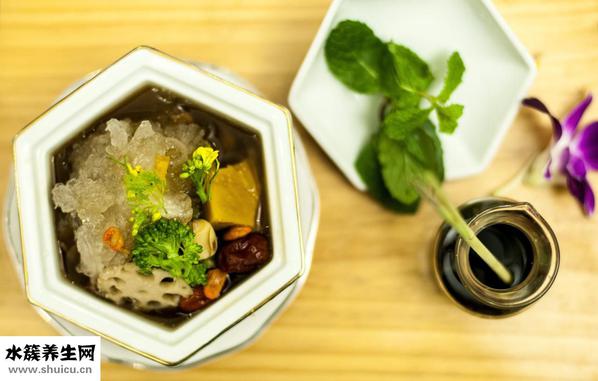 燕窝早上吃好还是晚上吃好（早上吃好还是晚上吃好）