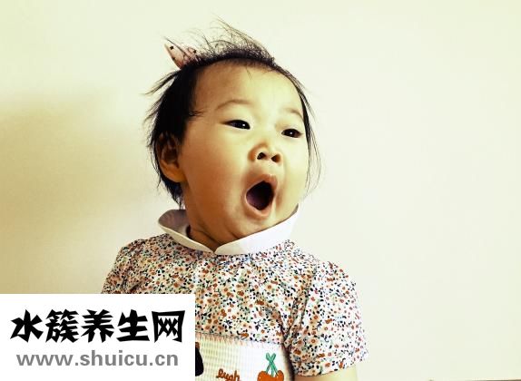 阴茎上长小疙瘩（阴茎上长了小肉疙瘩按压会疼）