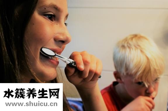 镶牙多少钱