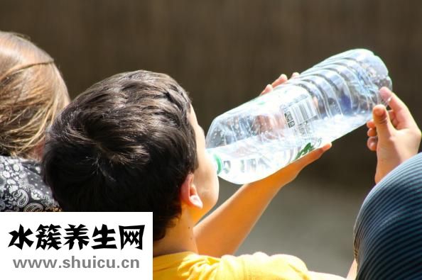为什么指甲会分层