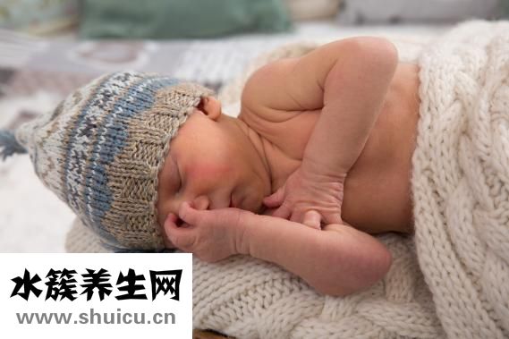 新生儿眼睛（新生儿眼睛都还没发育成熟怎么办）