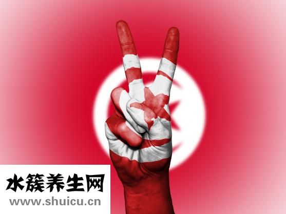 手蜕皮是怎么回事