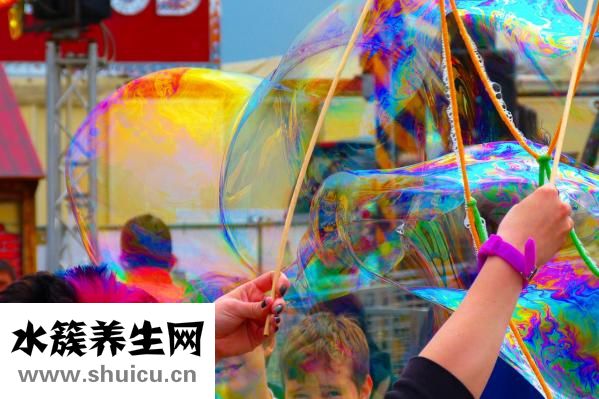 尴尬的意思