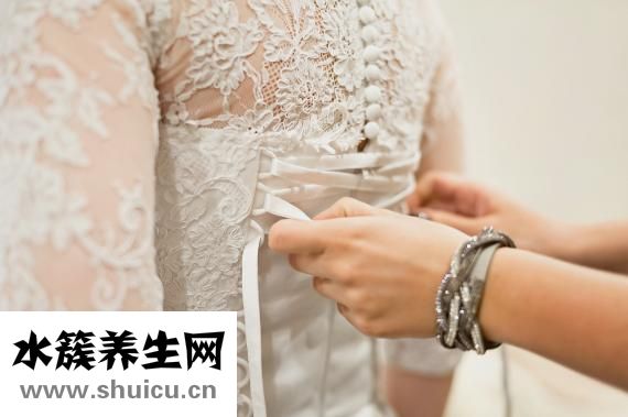 为什么背部酸痛