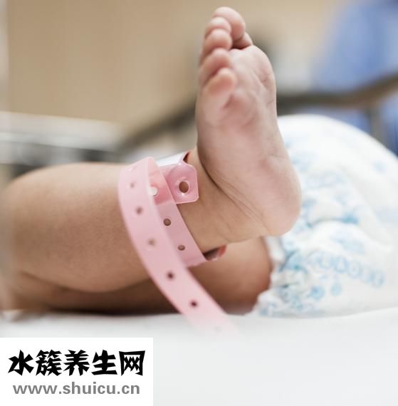 手脚出汗什么原因