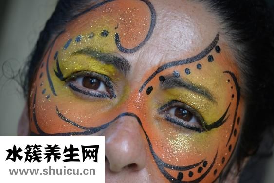 怎么样画妆