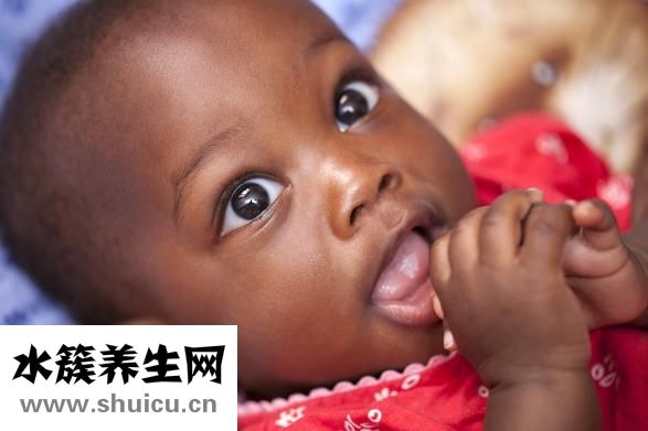 新生儿喂奶粉