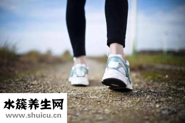 宝宝多久会走路